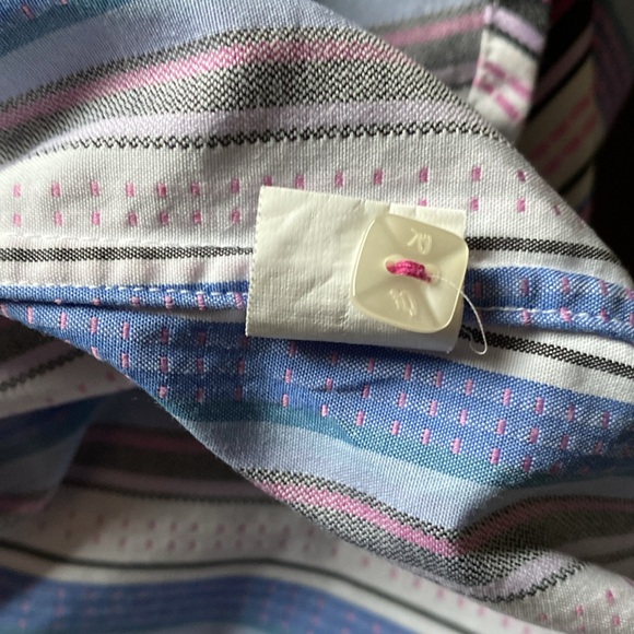 ROBERT GRAHAM BLOUSE SIZE S. - Picture 11 of 12